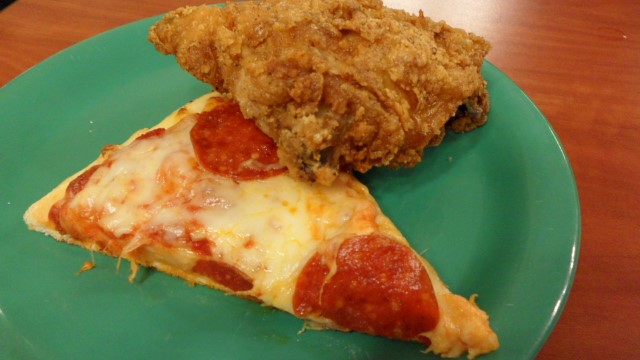 More Chicken and Pizza at Golden Corral!