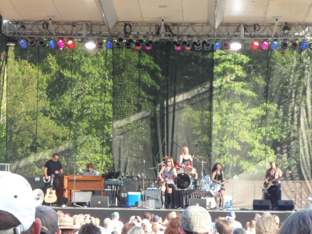 The Bangles performing Manic Monday