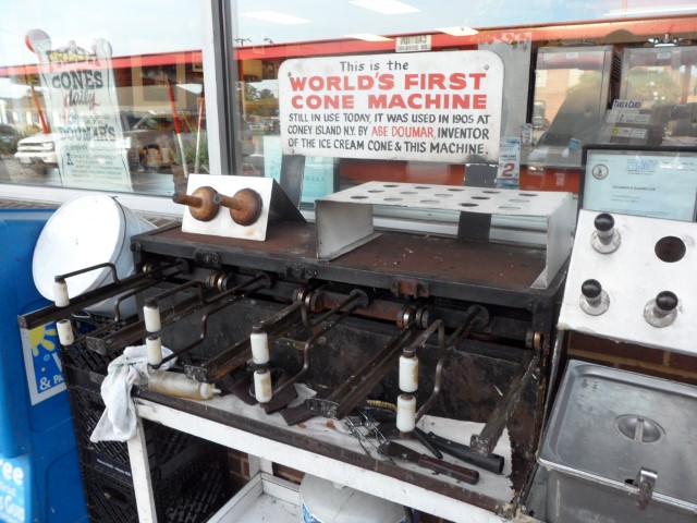 World's First Ice Cream Cone Making Machine at Doumar's