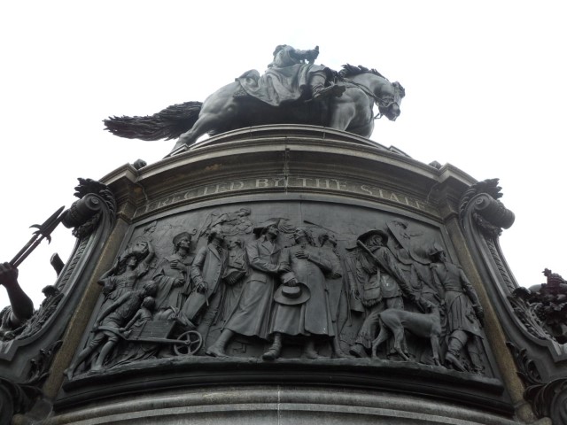 Close up of Eakins Oval statue philadelphia