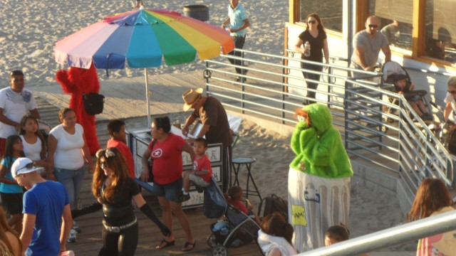 Oscar and Elmo at Santa Monica Pier