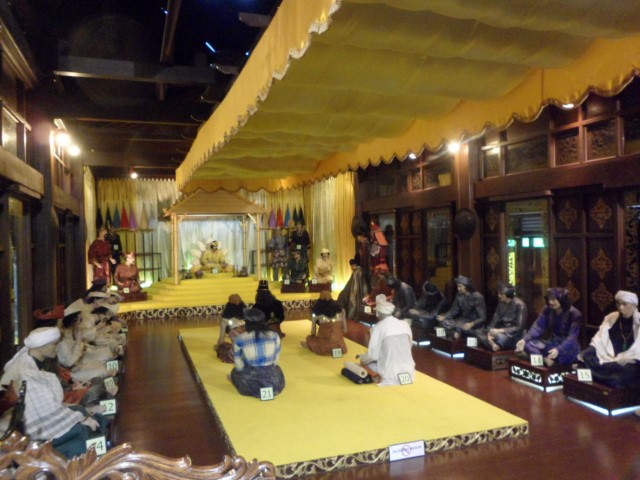 How the "court" at that time would look like (Melaka Sultanate Palace Museum)