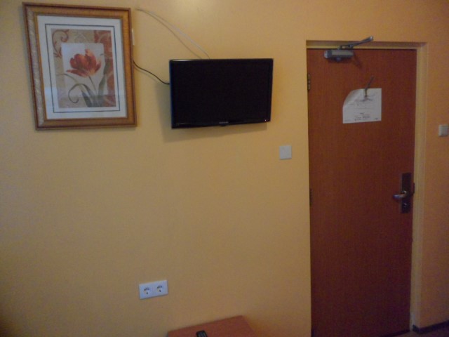 Flat screen TV with poor reception Dam Hotel Amsterdam