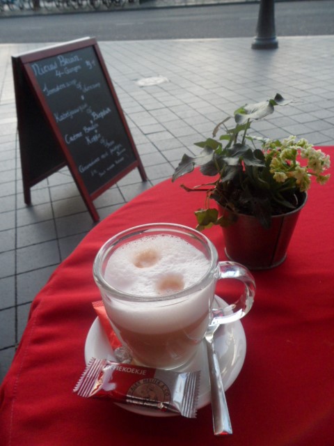 Coffee at Grand Cafe Nieuw Bruin, Vrijthof Square Maastricht (2.75 euros)
