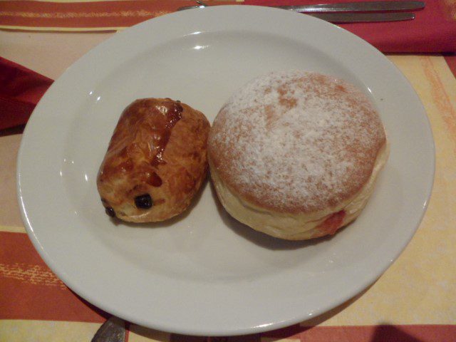 Doughnut and Croissant 