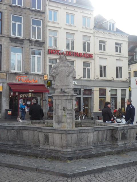 Statue of a Lady Maastricht
