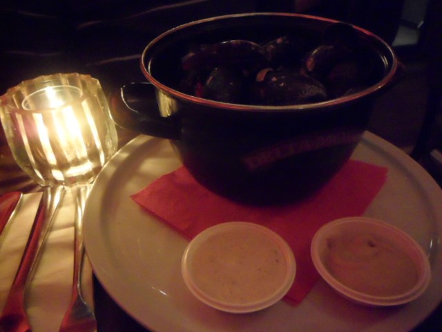 Mussels in white wine (21.5 euros)