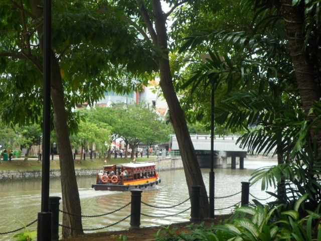 Enjoy views of the Singapore River as you dine al fresco