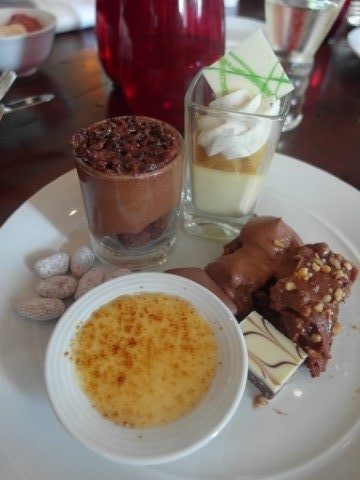 Sunday Brunch of Bar and Billiard Room More Yummy Desserts