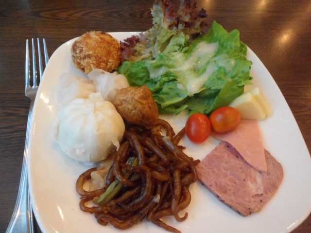 Buffet Breakfast at Village Hotel Changi 2