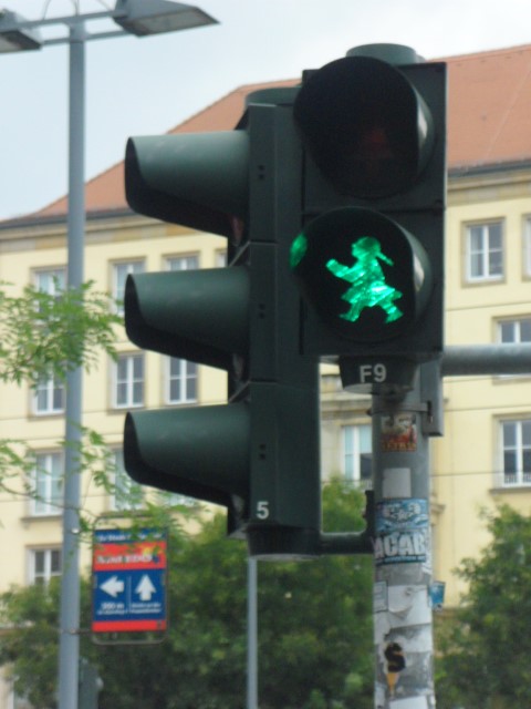 Female Traffic Lights @ Dresden!