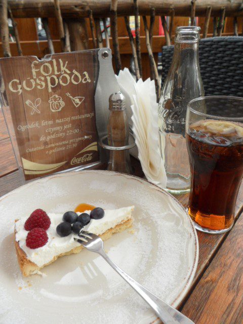 Folk Gospoda Warsaw: Creampie with Fruit 