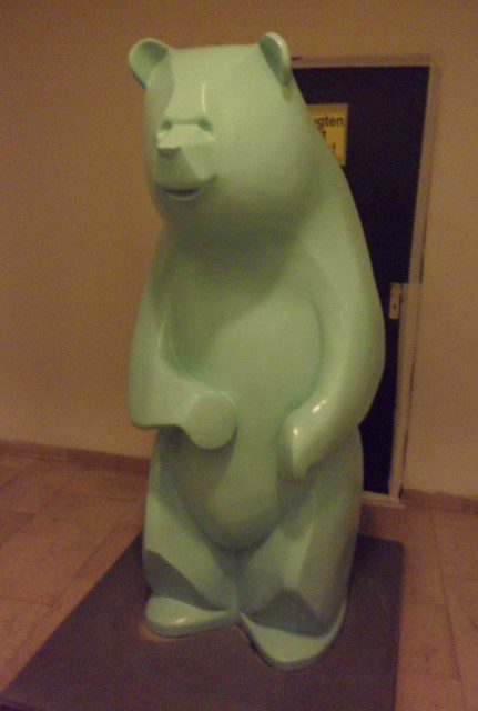 Hence the iconic Berliner Hof Bear also stayed indoors 