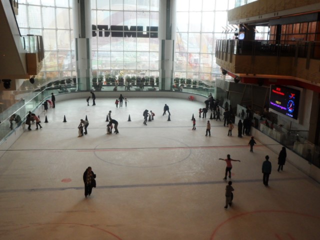 Ice skating rink @ Fire Zone Elements Shopping Mall Hong Kong
