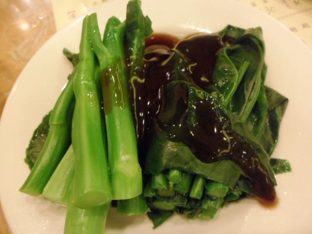 Good thing we bought the Kat Lan with oyster sauce to reduce effects of the oil - 27HKD
