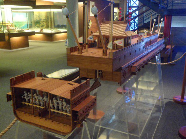 Wheel-driven boat - One of the great inventions in the 16th century by the Chinese