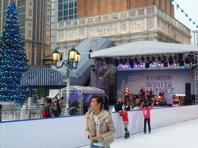 Skating Rink & Live Performance @ the Venetian Macau