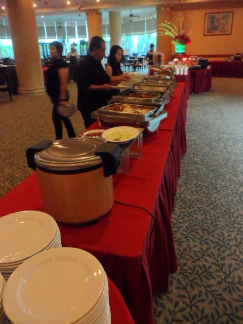 Another view of the breakfast buffet spread