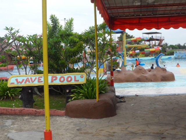 Wet World Batu Pahat Village Resort Wave Pool