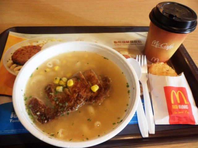 Breakfast at Macs – Tonkatsu based twisted pasta with grilled chicken