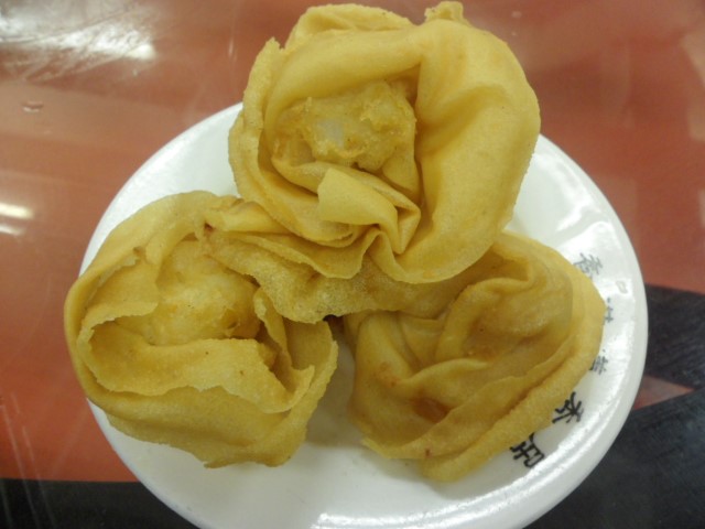 Fried Wanton (16HKD) – VERY crispy outer layer with big fresh prawns, went well with sweet sauce provided