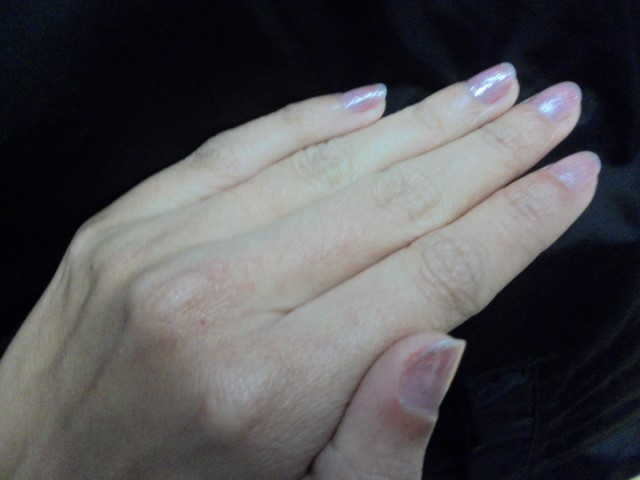 Kate did her manicure for ONLY 15RMB (2.5USD!!)