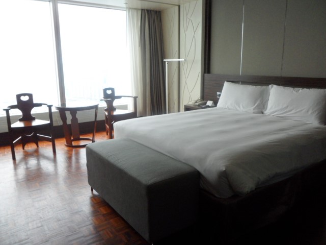 King Sized Bed in Harbour View Room Tsuen Wan
