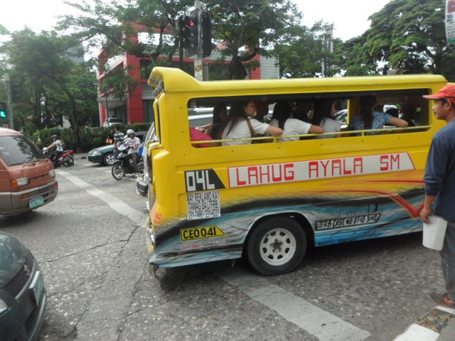 Means of transport in Cebu - White cabs and Jeepney