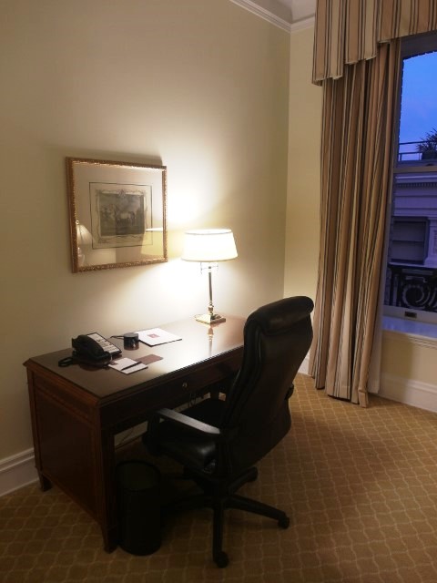 Study area in Deluxe Suite Palace Hotel