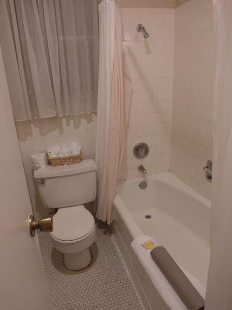 Clean bathroom and bathtub of Eureka Inn