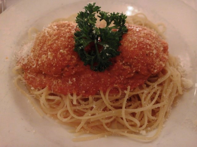 Linguini with meatballs at Fior d'Italia - Possibly the best pasta ever eaten! (17USD)