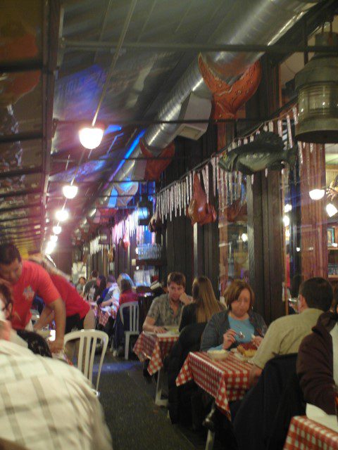 Outdoor dining at the Crab Pot Seattle