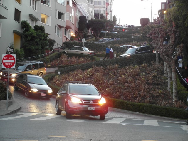 "Crookedest Street" in San Francisco Lombard Street