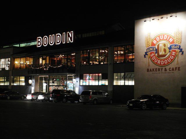 Boudin Bakery & Cafe - Famous for its sourdough bread (since 1849)