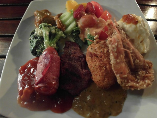 Combo Platter - Tenderloin beef, BBQ sausage, chicken cordon bleu and king prawns for 187,500rp