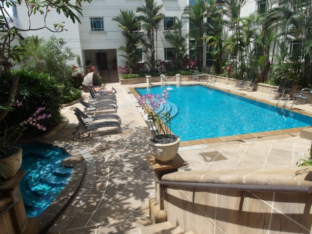Swimming pool Rendezvous Hotel Singapore
