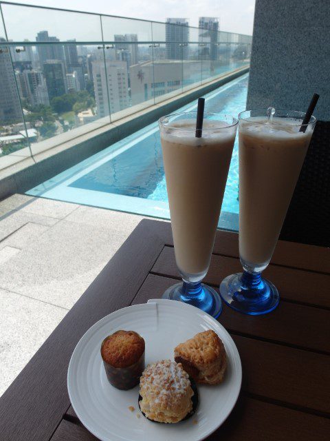 Drinks by the pool