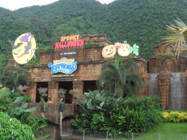 Lost World of Tambun Ipoh - Entrance to Theme Park