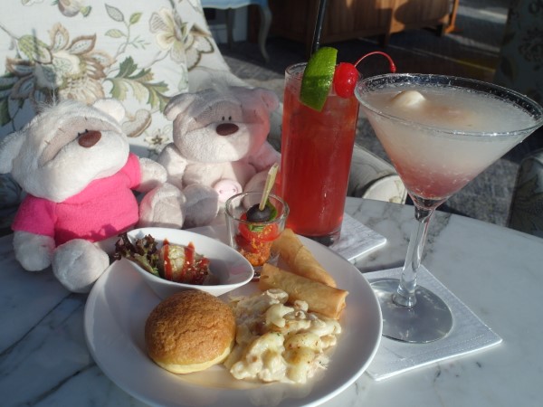 2bearbear enjoying sunset over the in-house cocktail of Pacific Sling and Lychee Martini (which Kate enjoyed ALOT)