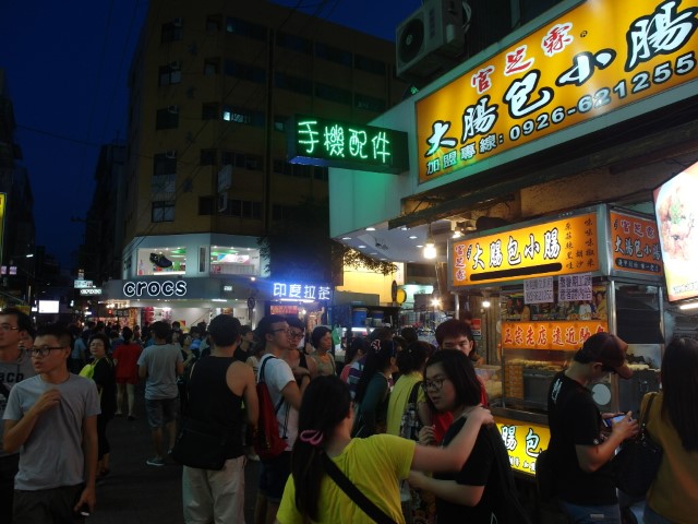 大腸包小腸 Feng Jia Night Market – Yellow Stall