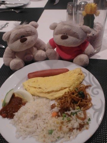  2bearbears with rice and noodles which were not bad