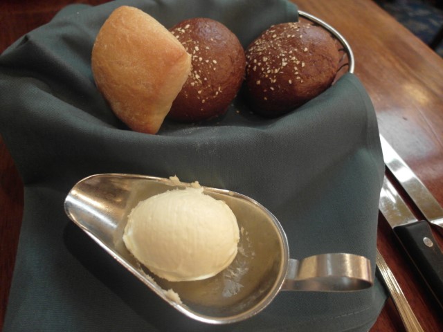 Warm breads with freshly made butter - this was really shiok! (Met Grill Seattle)