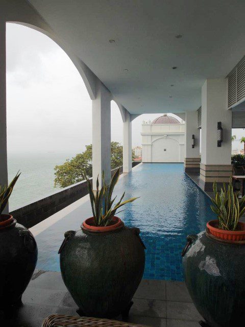 Infinity Pool Eastern and Oriental Hotel Victory Annexe