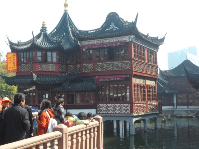 Huxin Pavilion – Teahouse in the centre of the lake at Yuyuan
