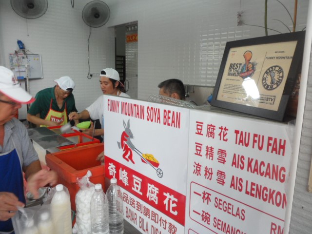 Brisk business at Funny Mountain Soya Bean Ipoh
