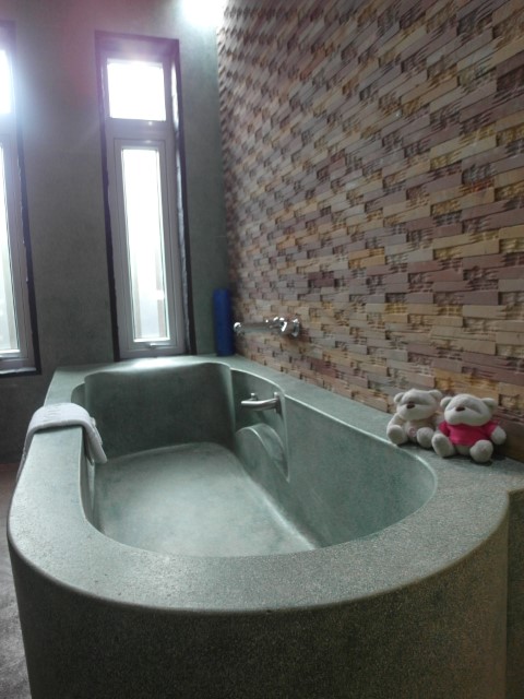 A REALLY HUGE bath tub De Sarann Villa Siem Reap Cambodia (we'll talk more about it later)