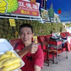Uncle from Wonderful Durian (旺德福) at Geylang Lorong 17 who sold us the $100 durian