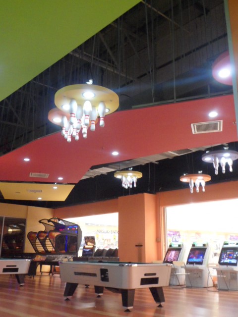 Arcade and pool also available at Superbowl Mydin Mall