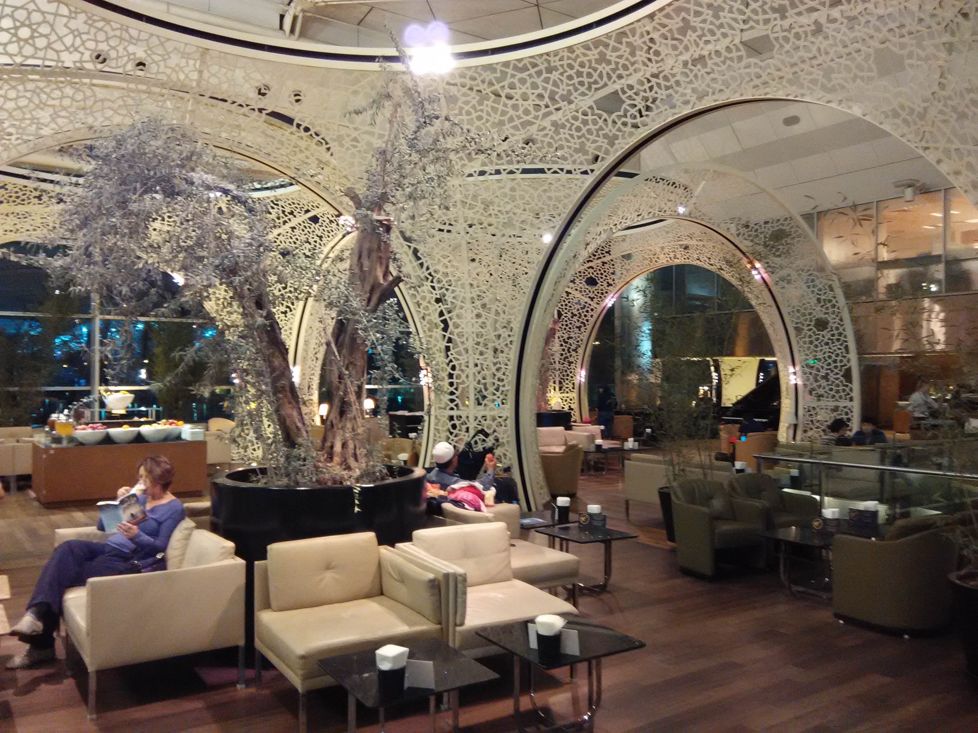 Classy and Elegant Decor in Istanbul Lounge