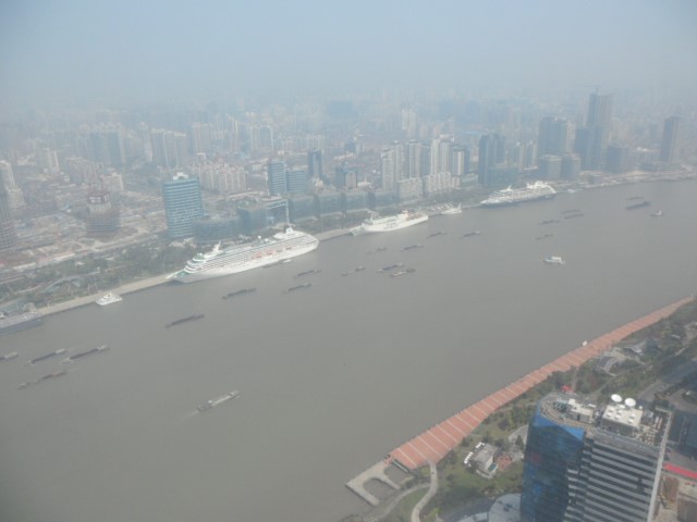 View of the Huang Pu River (黄浦江)